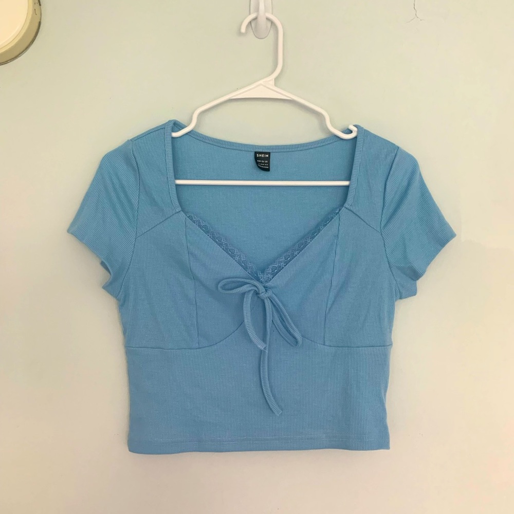 Cropped blue babydoll t-shirt